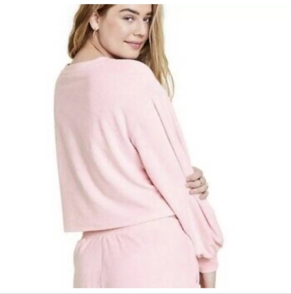 Stoney Clover Light Pink Cropped Sweatshirt - Picture 2 of 8